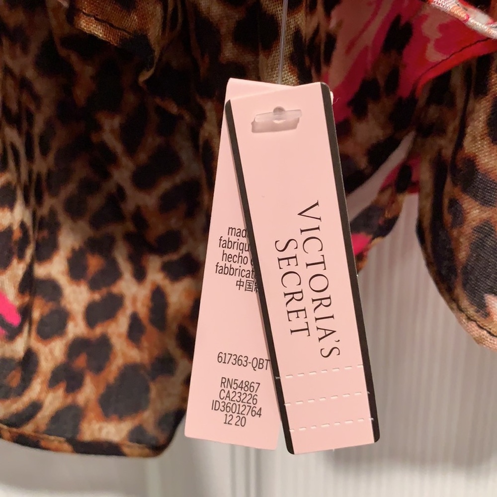 Victoria’s Secret cover up - Picture 4 of 4